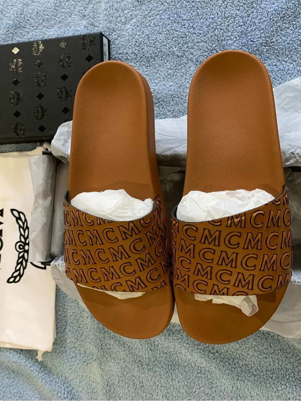 Women MCM slides